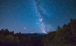 【生肖鸡避讳什么颜色】穿错颜色竟招来小病痛 【生肖鸡避讳什么颜色】穿错颜色竟招来小病痛